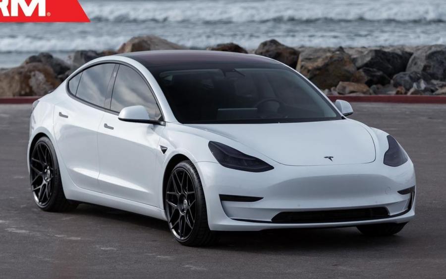 Tesla Model 3 on HRE Wheels (FF01) '2018